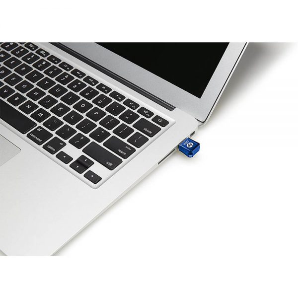 فلش مموری اچ پی مدل v165w ظرفیت 32 گیگابایت روی لپ تاپ