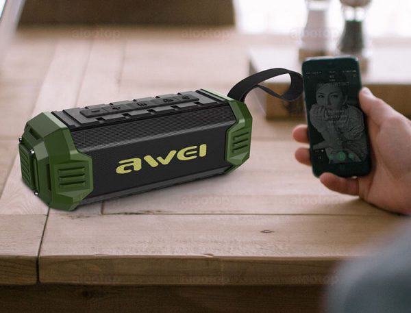 اسپیکر Awei Y280 روی میز